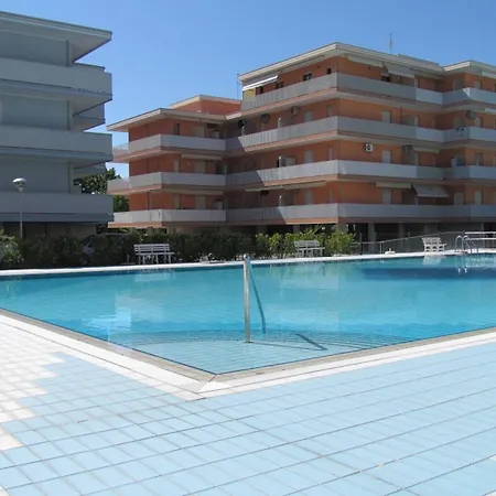 Apartment Comfort, Pools, Tennis And Fun - Beahost