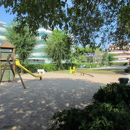 Comfort, Pools, Tennis And Fun - Beahost Apartment