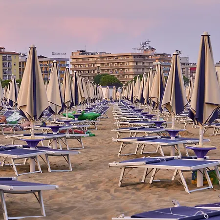 Comfort, Pools, Tennis And Fun - Beahost Apartment Bibione